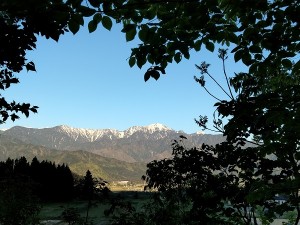 ②ハートの窓からの餓鬼岳